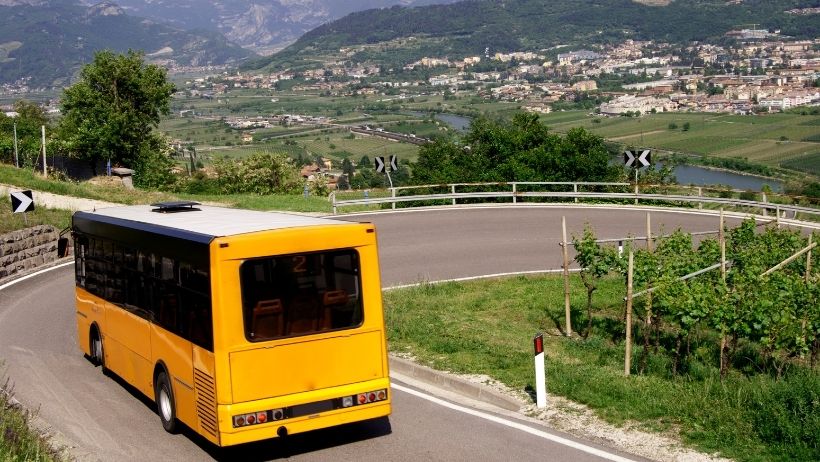 Berapa Sewa Bus Pariwisata Premium Melalui Aplikasi TRAC To Go