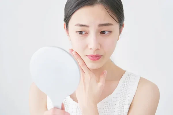 Dokter Jelaskan Mengapa Makeup Berlebihan Bisa Mengubah Kesan Usia