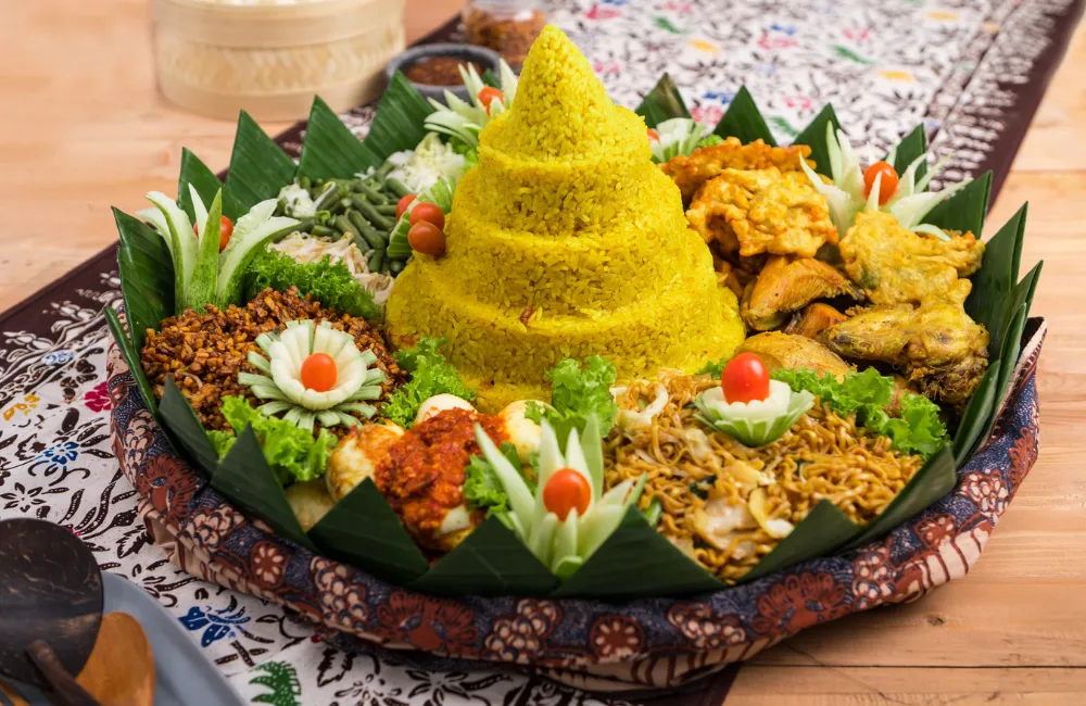 Tumpeng Sebagai Simbol Kebersamaan
