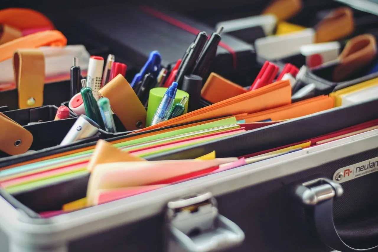 5 Perlengkapan Alat Tulis Kantor yang Wajib Tersedia untuk Mendukung Produktivitas Kerja
